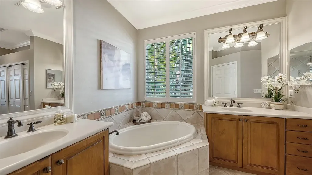 7325 Lake Forest Glen Lakewood Ranch FL 34202