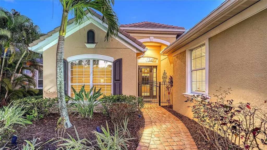 7325 Lake Forest Glen Lakewood Ranch FL 34202