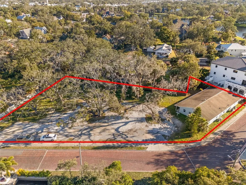 404 Canal Street Tarpon Springs FL 34689