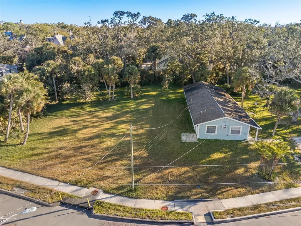 404 Canal Street Tarpon Springs FL 34689