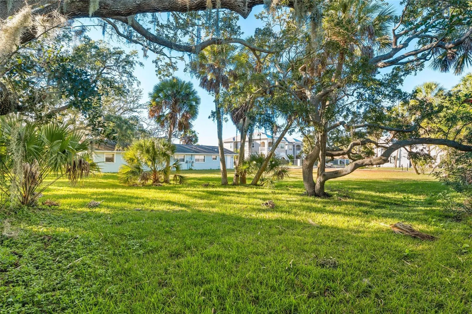 404 Canal Street Tarpon Springs FL 34689