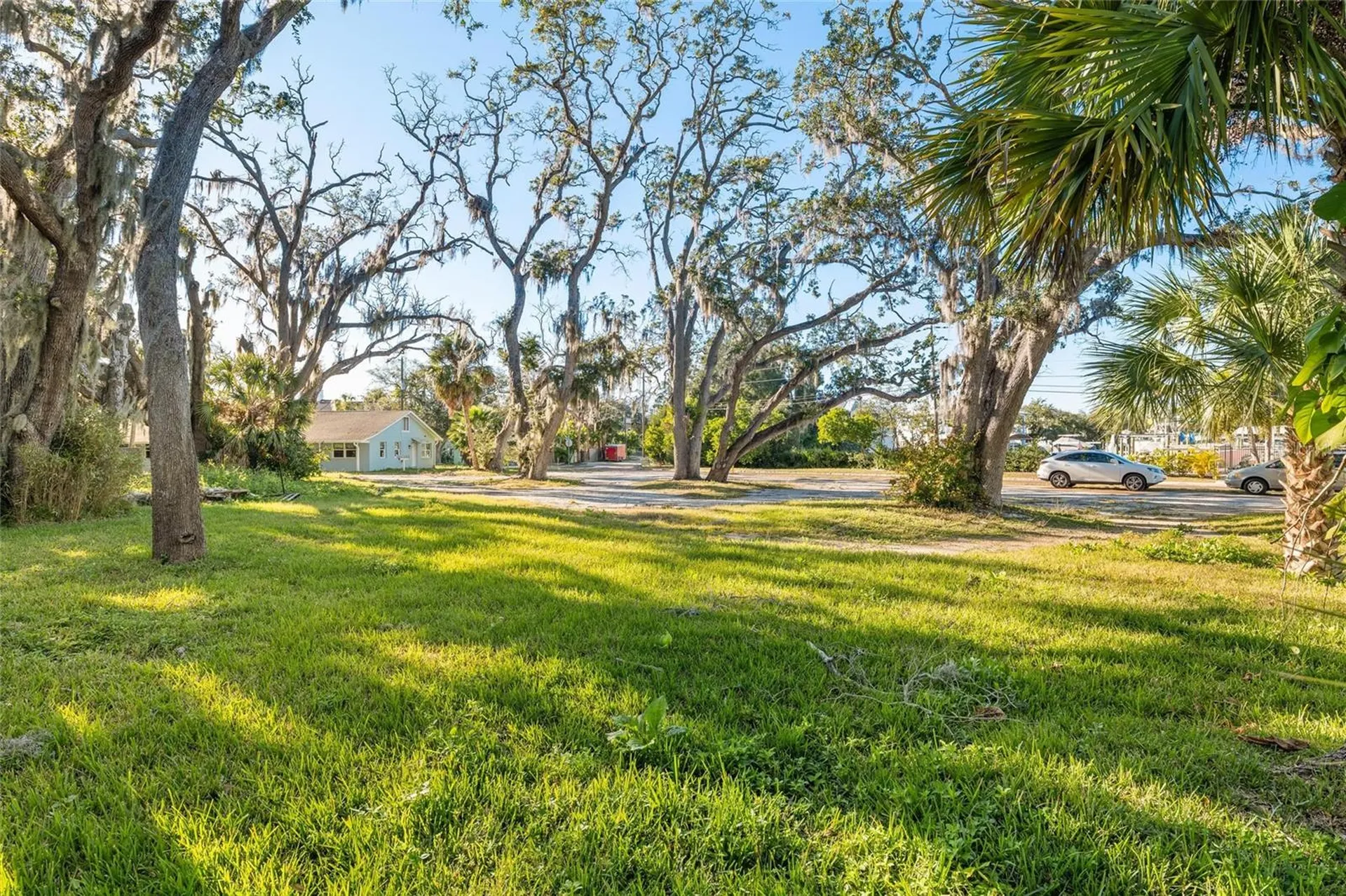 404 Canal Street Tarpon Springs FL 34689