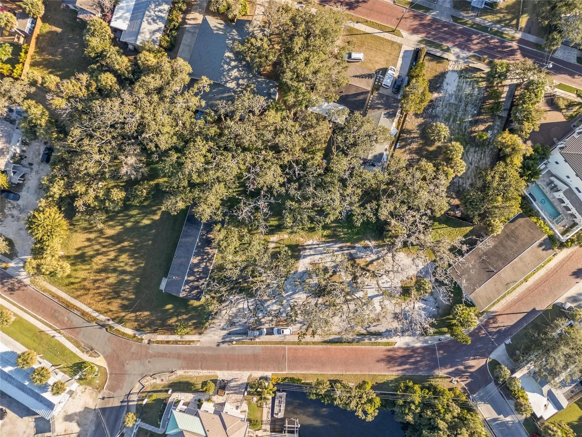 404 Canal Street Tarpon Springs FL 34689