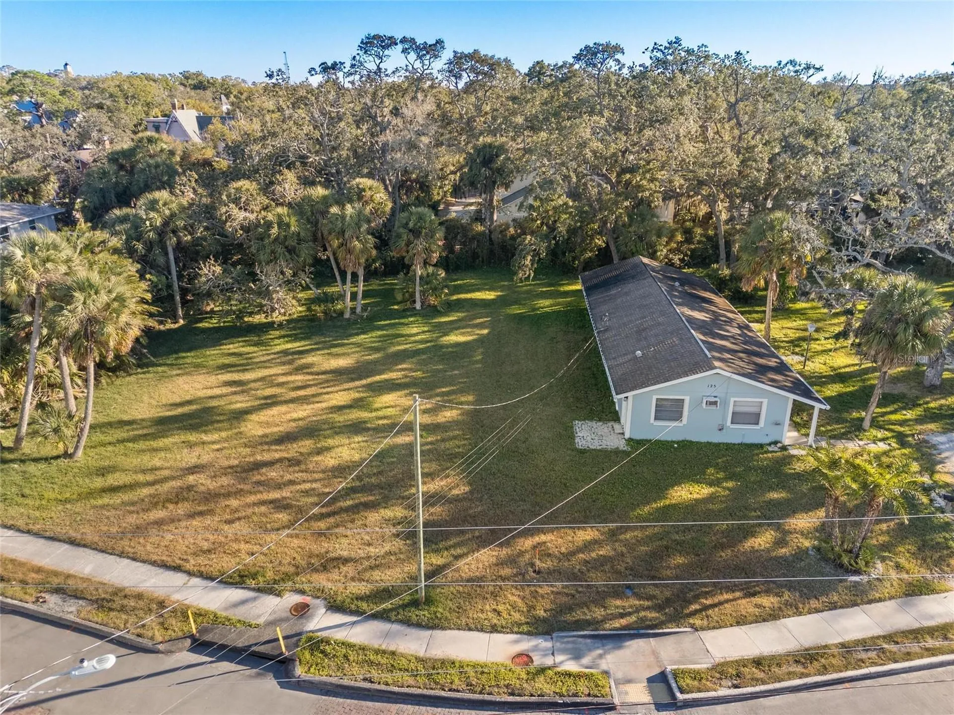 404 Canal Street Tarpon Springs FL 34689
