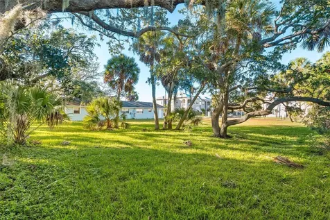 404 Canal Street Tarpon Springs FL 34689