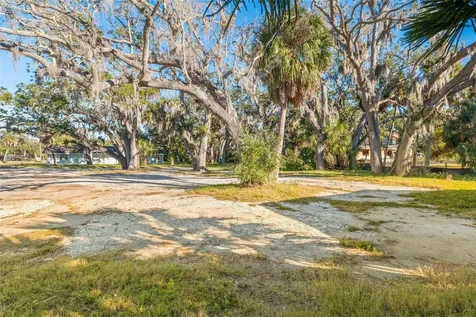 404 Canal Street Tarpon Springs FL 34689