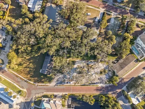 404 Canal Street Tarpon Springs FL 34689