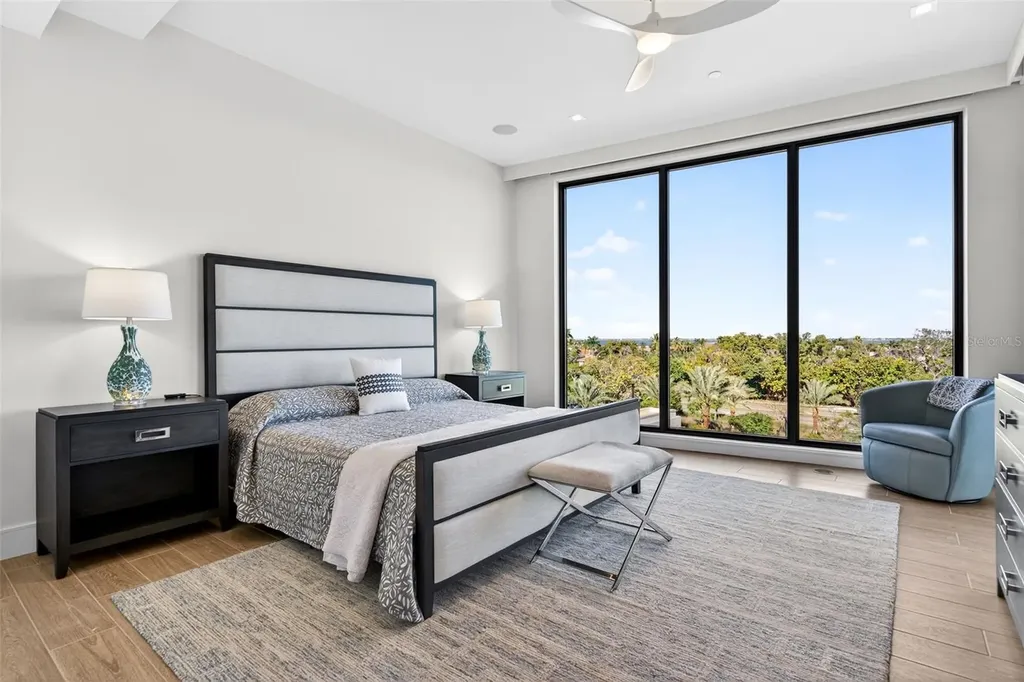 1591 Gulf Of Mexico Drive Longboat Key FL 34228
