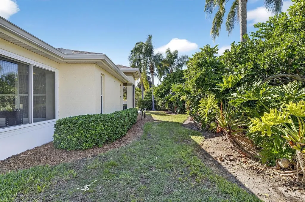 1201 Corinth Greens Drive Sun City Center FL 33573