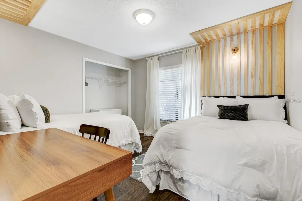 1330 Peachfield Drive Valrico FL 33596
