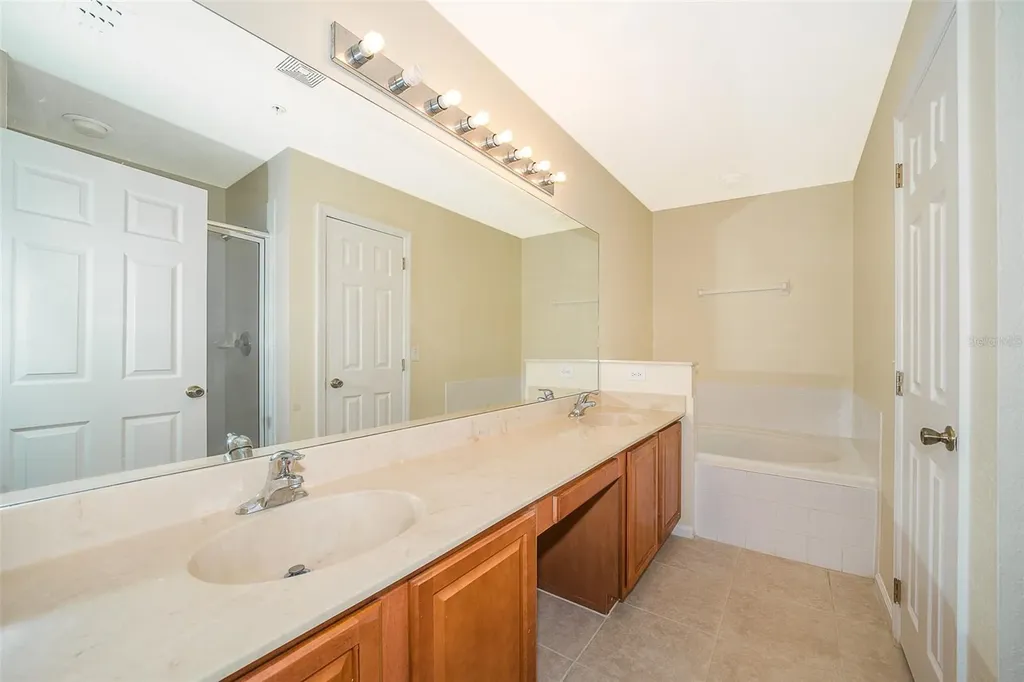 13942 Dove Wing Court Orlando FL 32828