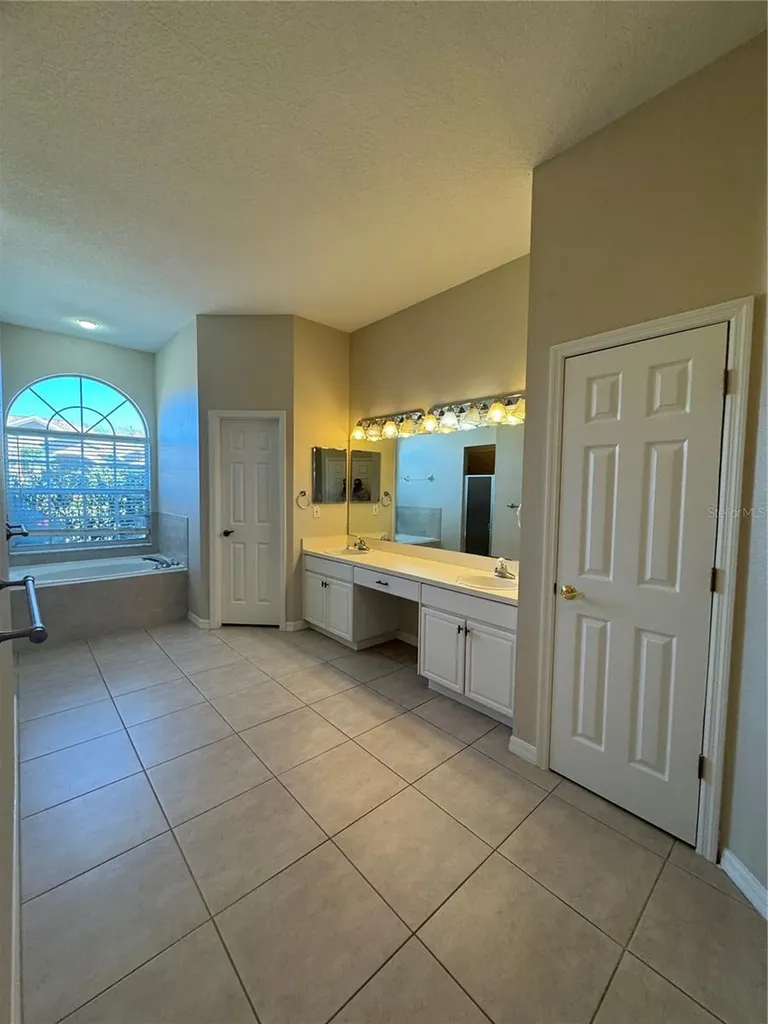 28724 Hanging Moss Loop Wesley Chapel FL 33543