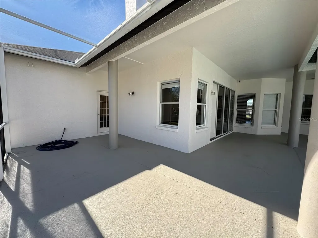 28724 Hanging Moss Loop Wesley Chapel FL 33543