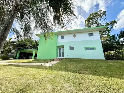 5 Batey Oeste Luquillo PR 00773