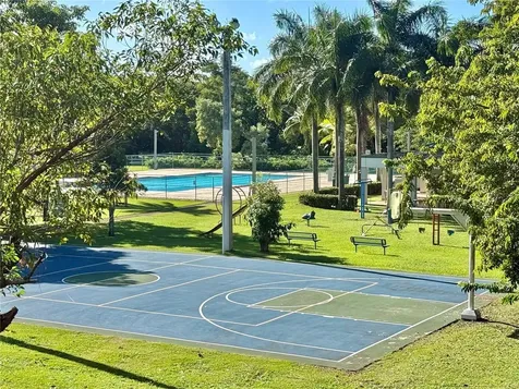 5 Batey Oeste Luquillo PR 00773