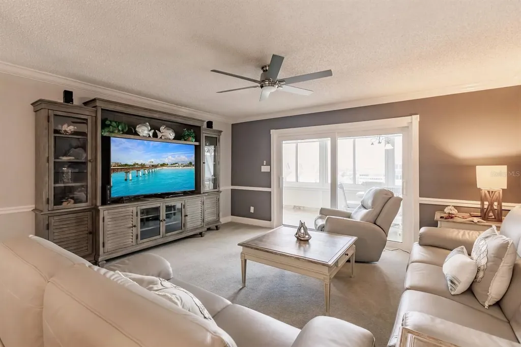 1055 W Peppertree Drive Sarasota FL 34242