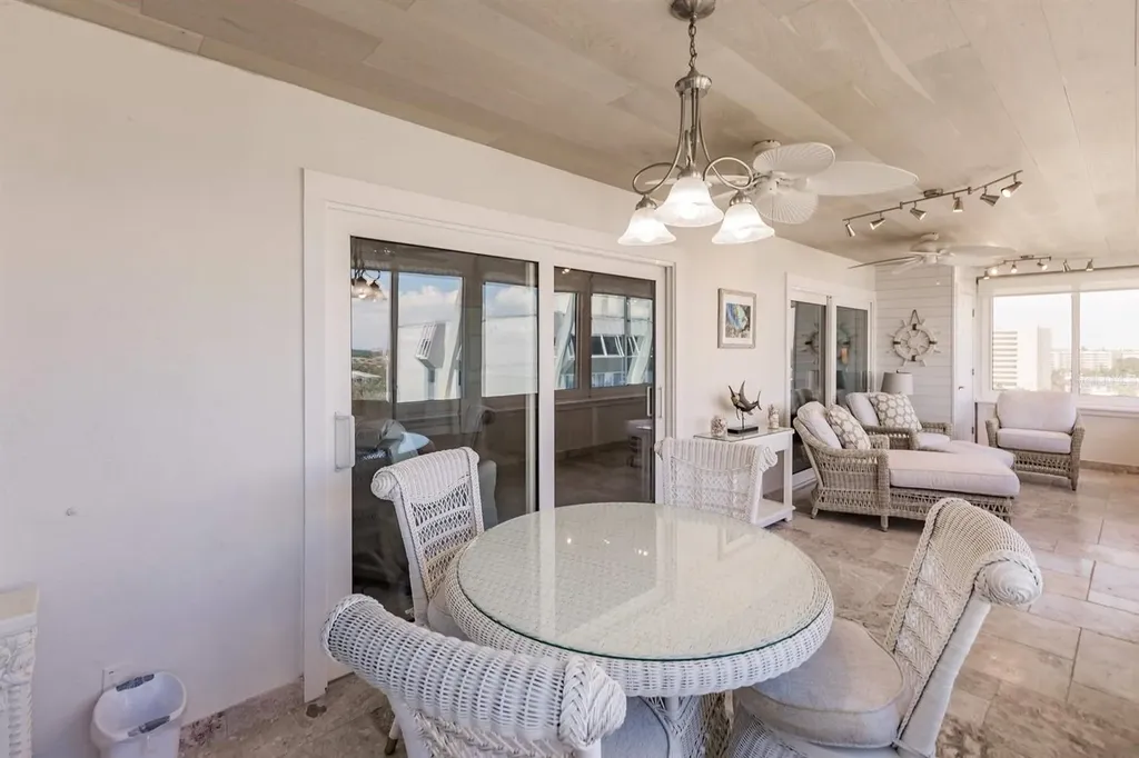 1055 W Peppertree Drive Sarasota FL 34242