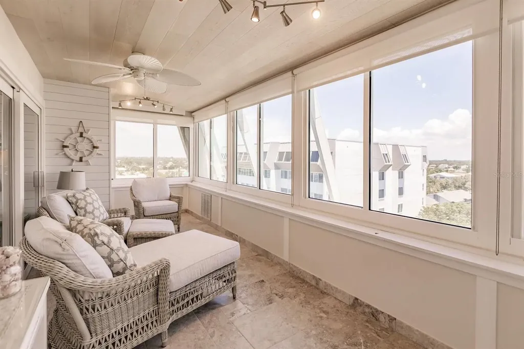 1055 W Peppertree Drive Sarasota FL 34242