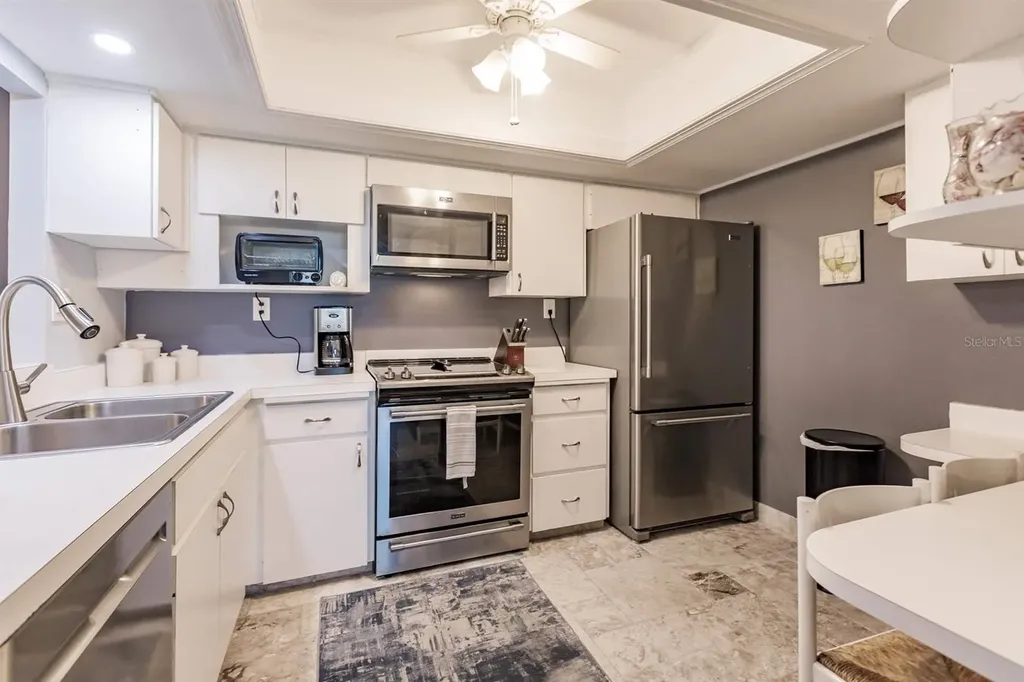 1055 W Peppertree Drive Sarasota FL 34242