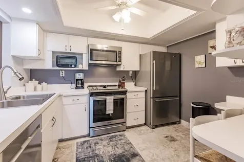 1055 W Peppertree Drive Sarasota FL 34242
