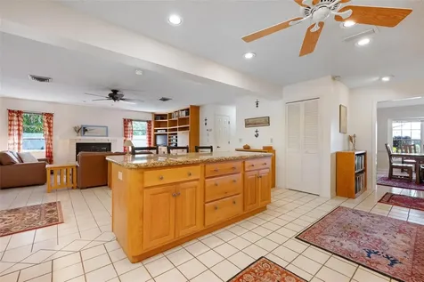6964 Country Lakes Circle Sarasota FL 34243