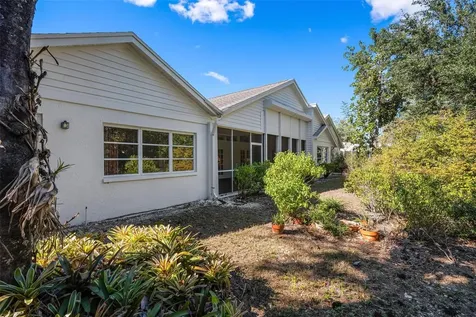 6964 Country Lakes Circle Sarasota FL 34243