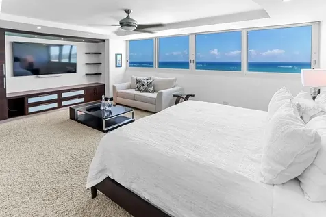 4327 Isla Verde Avenue Carolina PR 00979