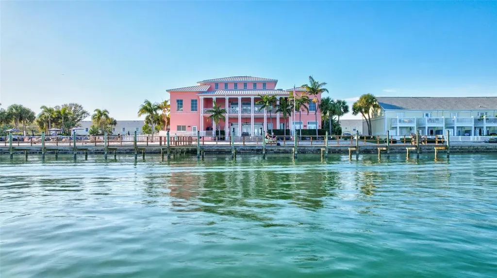 4799 Coquina Key Drive SE St Petersburg FL 33705