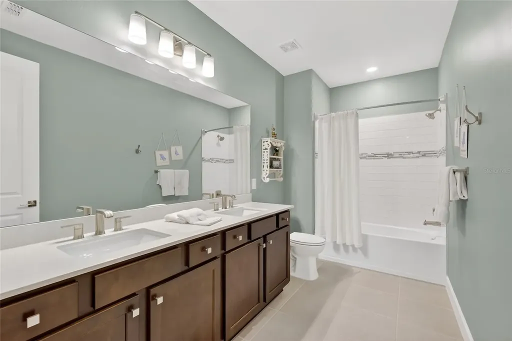 5470 Silverside Pine Court Lakewood Ranch FL 34211