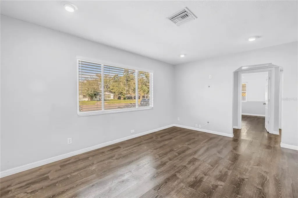 774 40th Avenue NE St Petersburg FL 33703