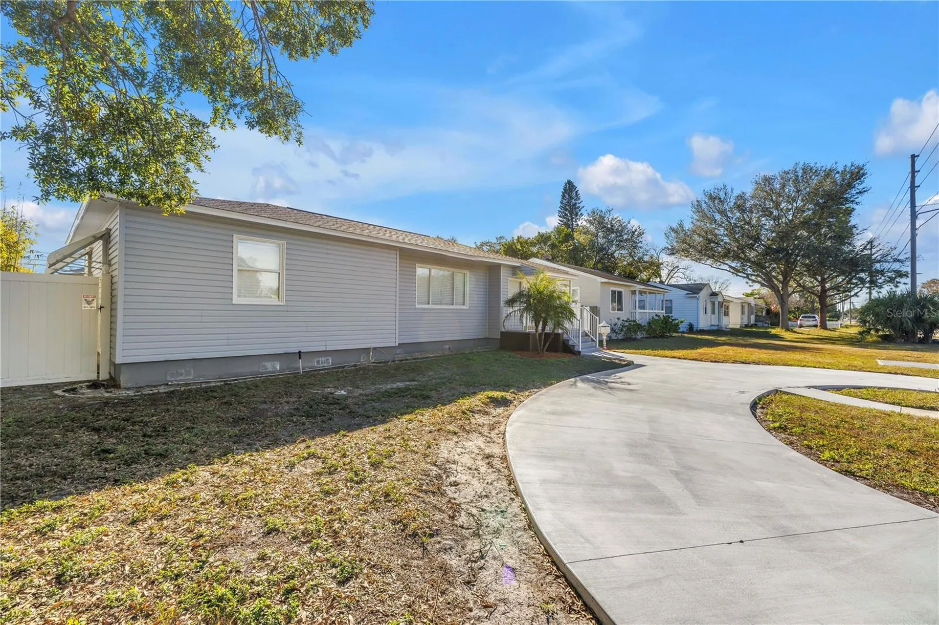 774 40th Avenue NE St Petersburg FL 33703
