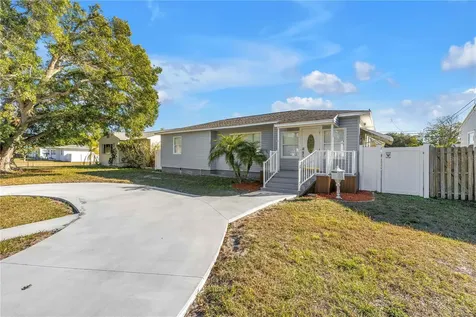 774 40th Avenue NE St Petersburg FL 33703