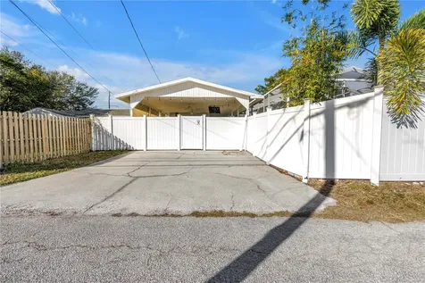 774 40th Avenue NE St Petersburg FL 33703