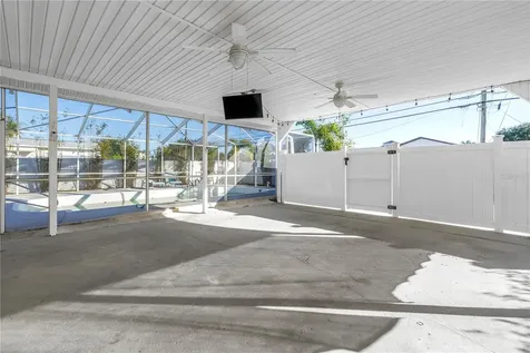 774 40th Avenue NE St Petersburg FL 33703