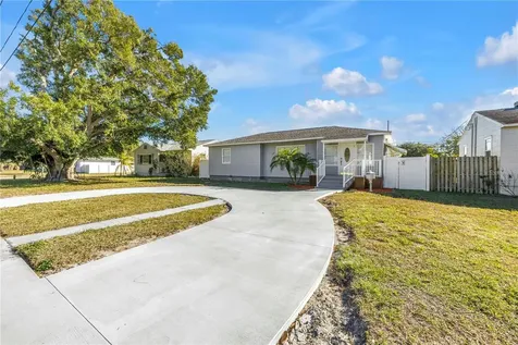 774 40th Avenue NE St Petersburg FL 33703