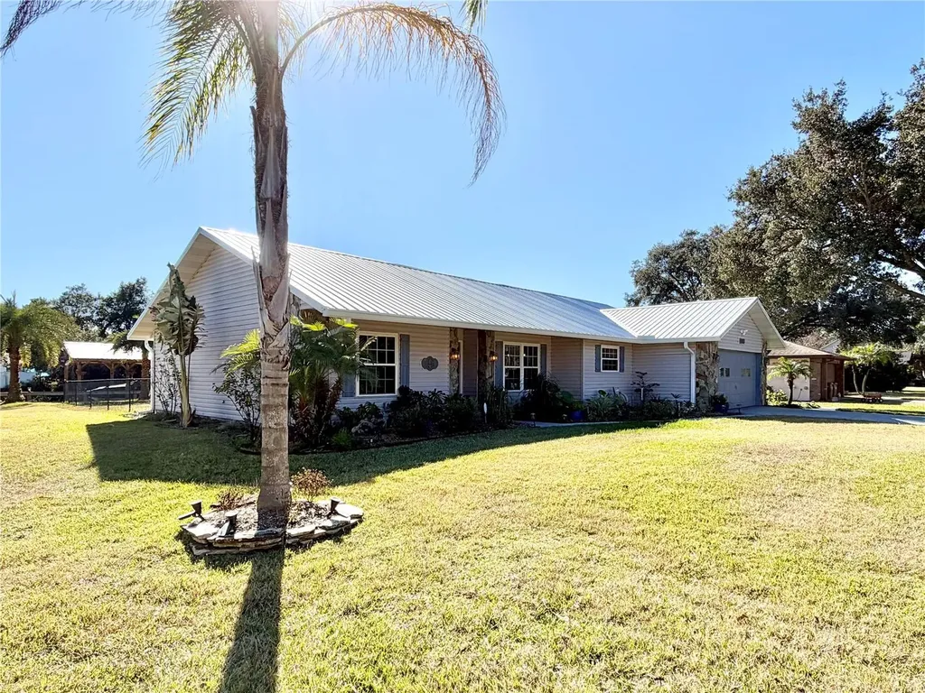 12400 S Putney Court Leesburg FL 34788