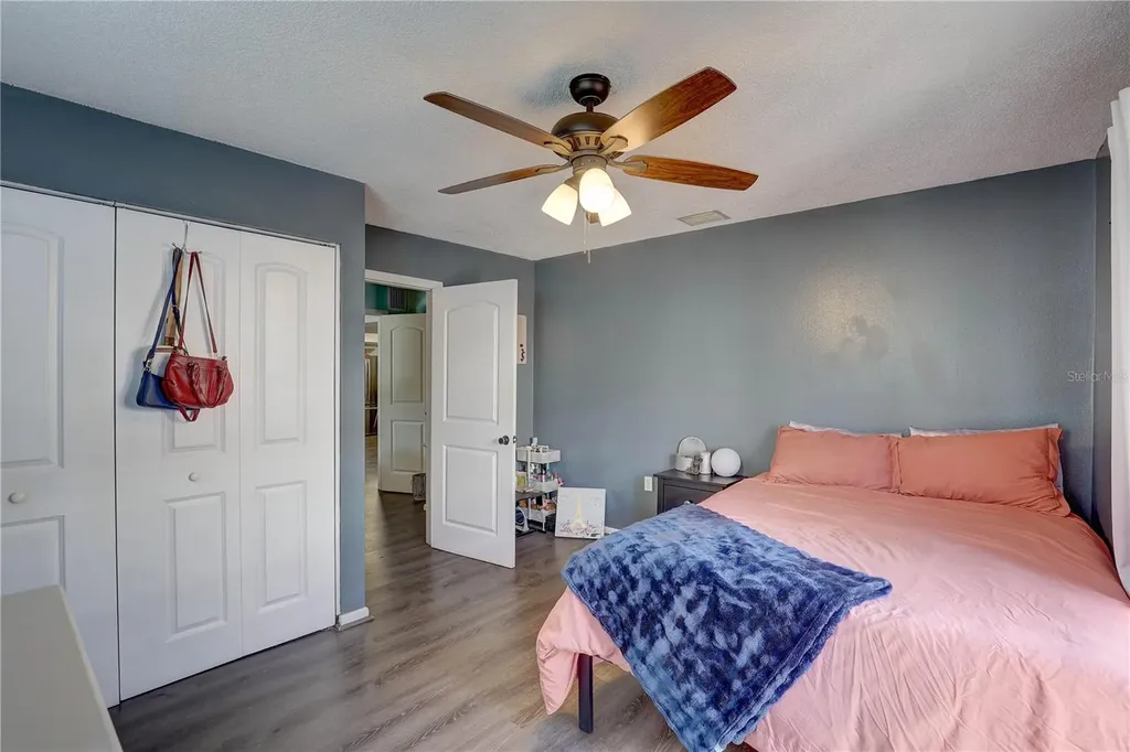 8497 137th Street Seminole FL 33776