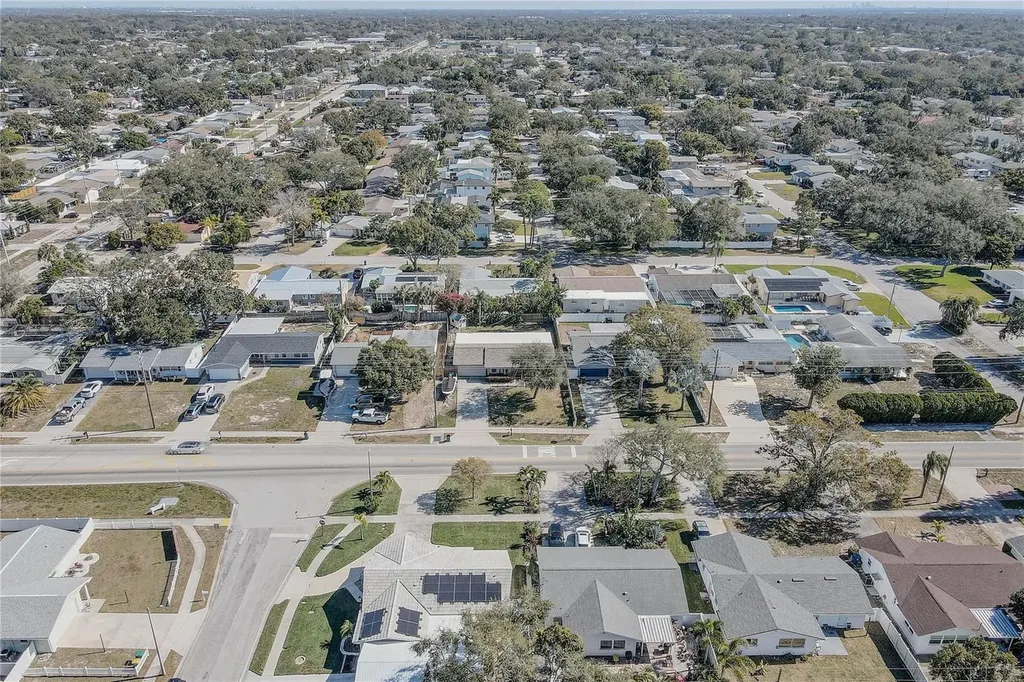 8497 137th Street Seminole FL 33776