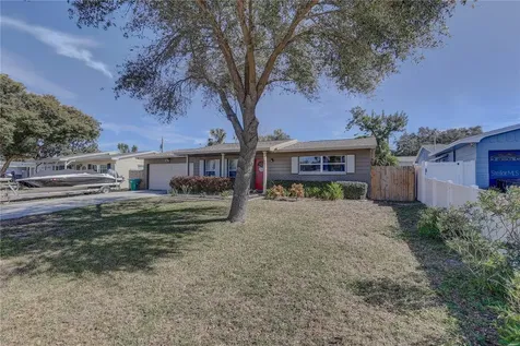 8497 137th Street Seminole FL 33776