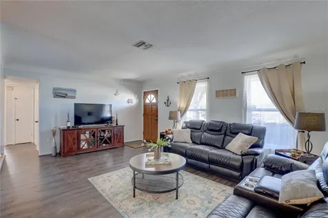 8497 137th Street Seminole FL 33776
