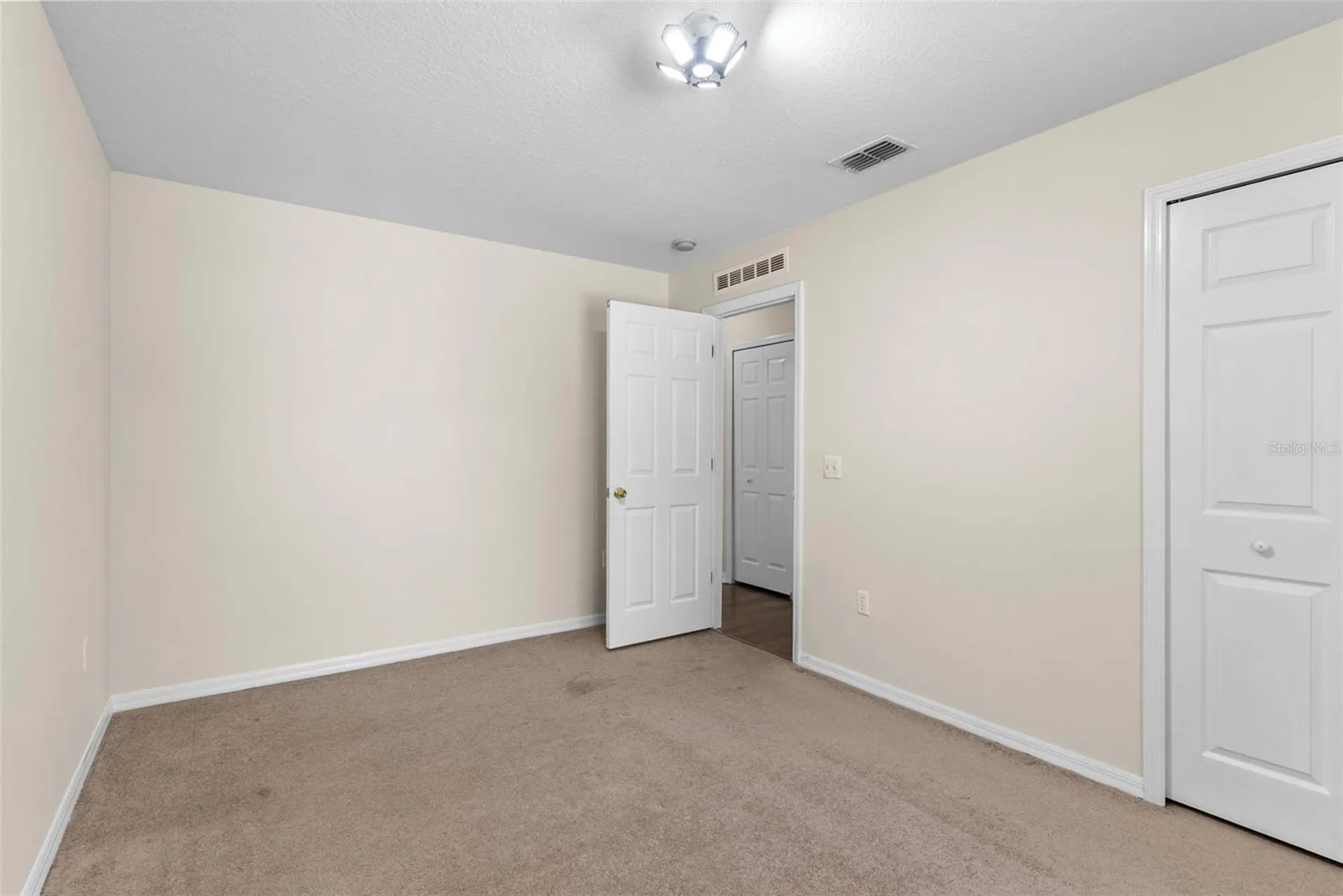 7716 Park Hill Avenue Leesburg FL 34748