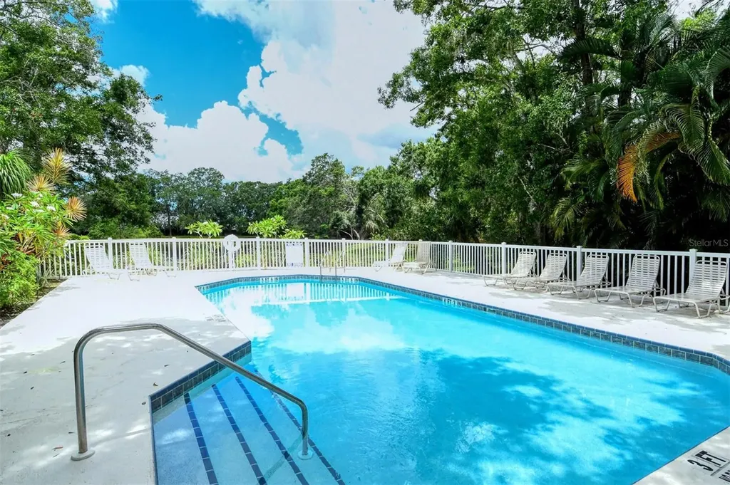 32 Tall Trees Court Sarasota FL 34232