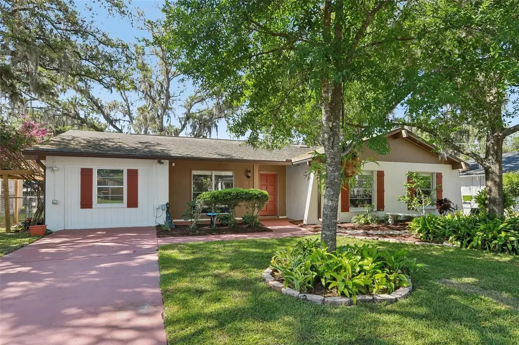 4905 E Okara Road Tampa FL 33617