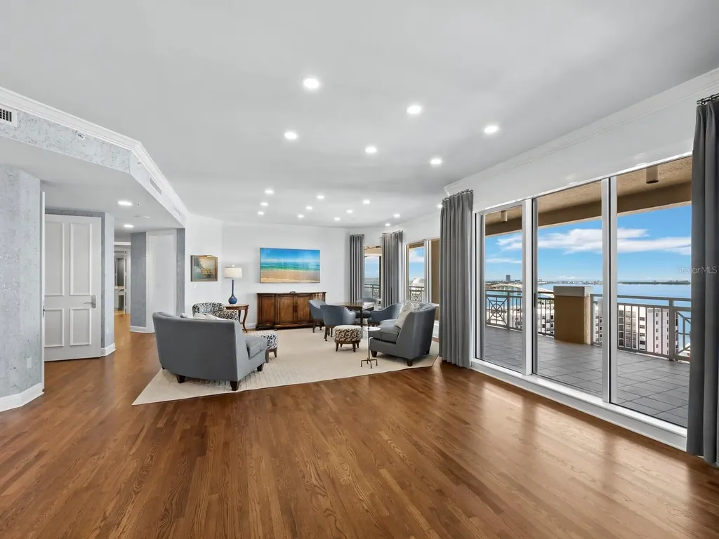 35 Watergate Drive Sarasota FL 34236