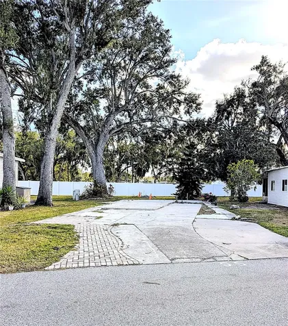 3275 26th Avenue E Bradenton FL 34208