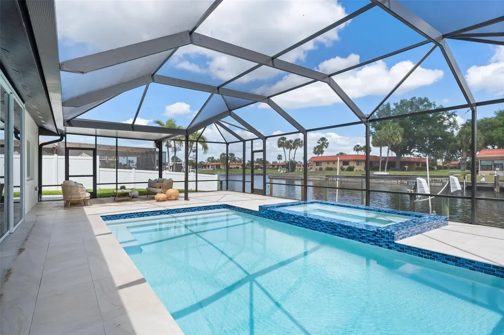 4119 Royal Palm Drive Bradenton FL 34210