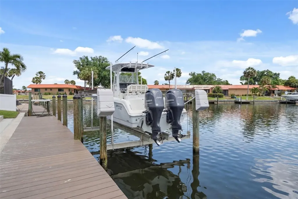 4119 Royal Palm Drive Bradenton FL 34210