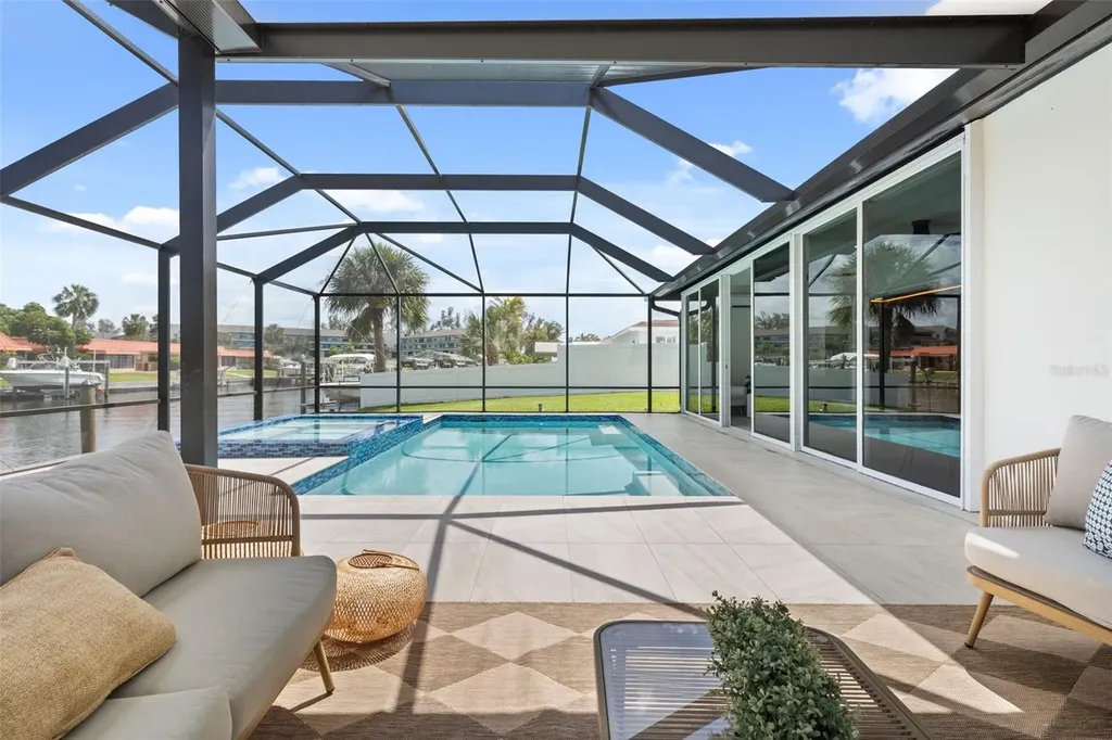4119 Royal Palm Drive Bradenton FL 34210