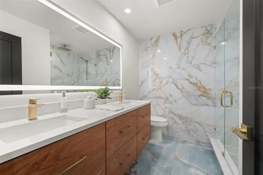 4119 Royal Palm Drive Bradenton FL 34210