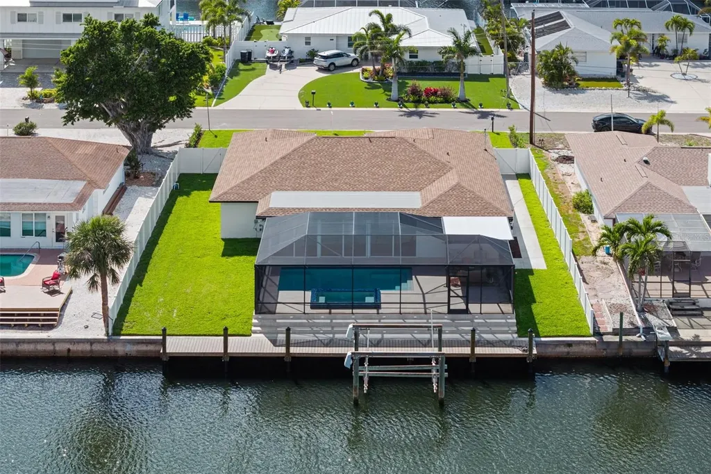 4119 Royal Palm Drive Bradenton FL 34210